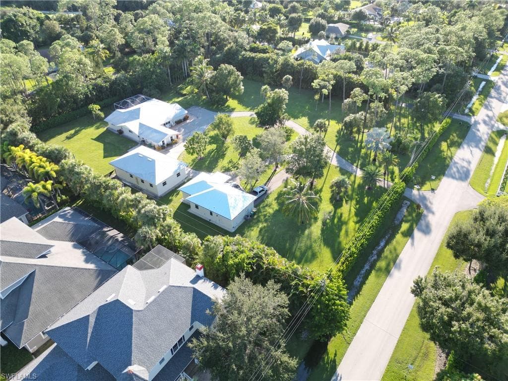 2950 Coach House LN, NAPLES FL 34105-44