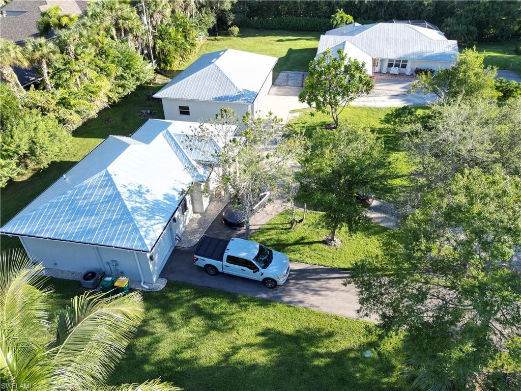 2950 Coach House LN, NAPLES FL 34105-39