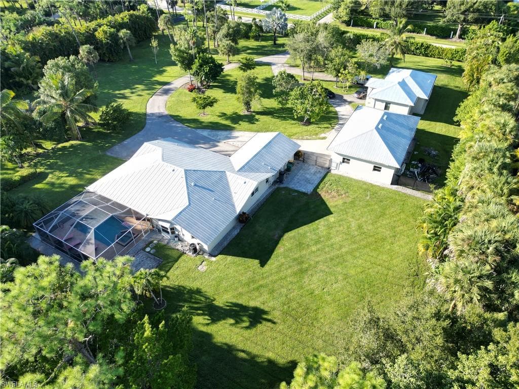 2950 Coach House LN, NAPLES FL 34105-34