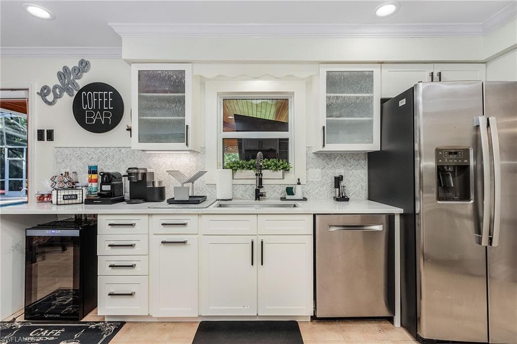 2950 Coach House LN, NAPLES FL 34105-20