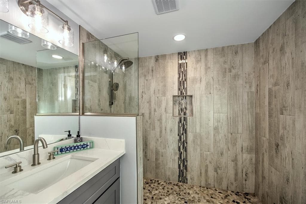 16 Palmview BLVD-28
