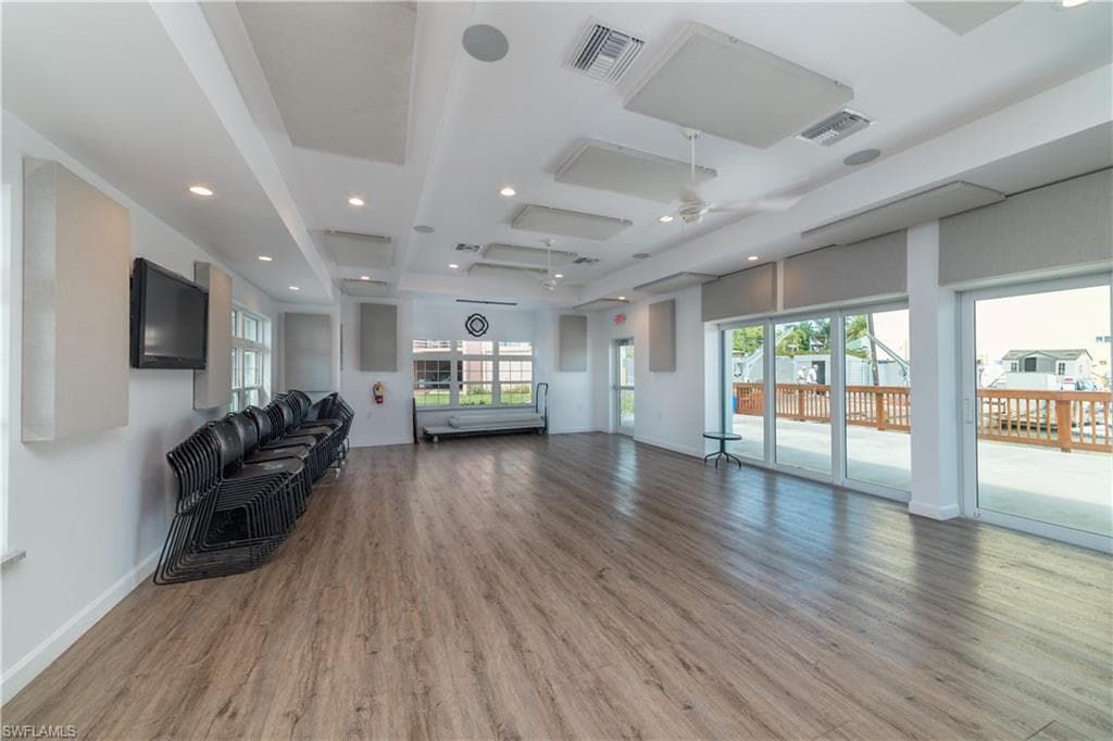 1085 Bald Eagle DR # B305, MARCO ISLAND FL 34145-22