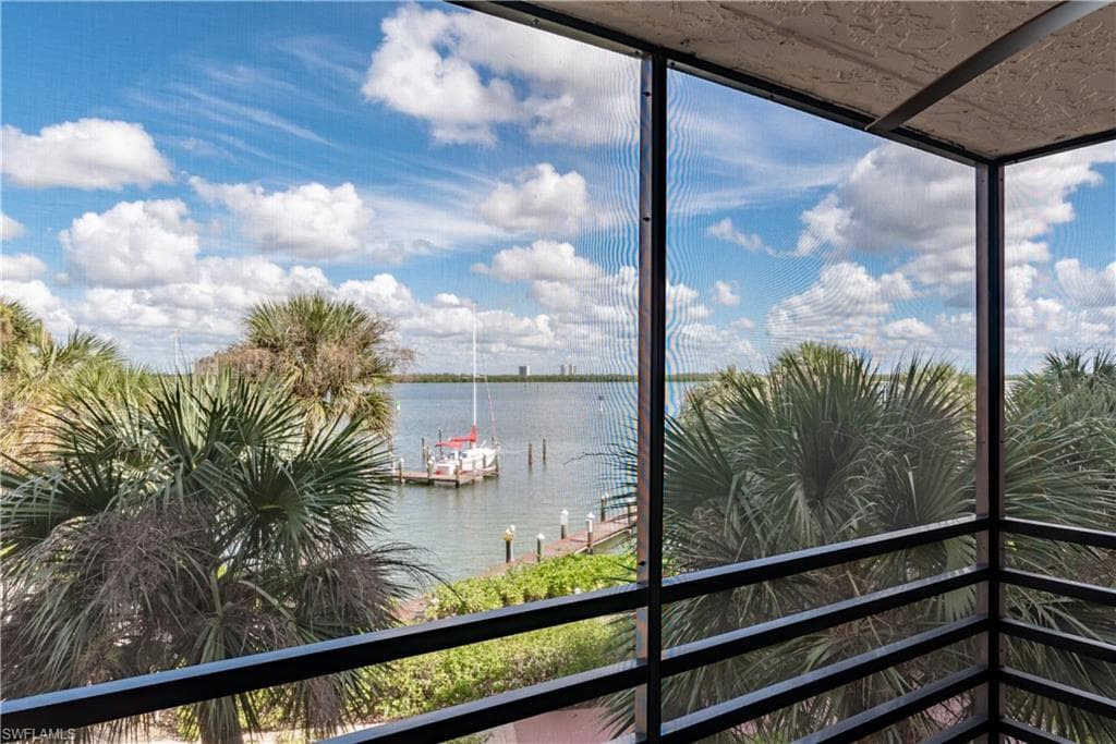 1085 Bald Eagle DR # B305, MARCO ISLAND FL 34145-5