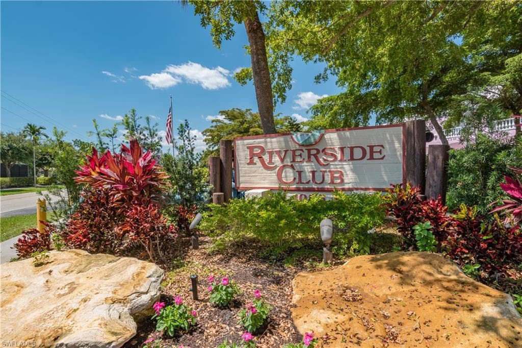 1085 Bald Eagle DR # B305, MARCO ISLAND FL 34145-17