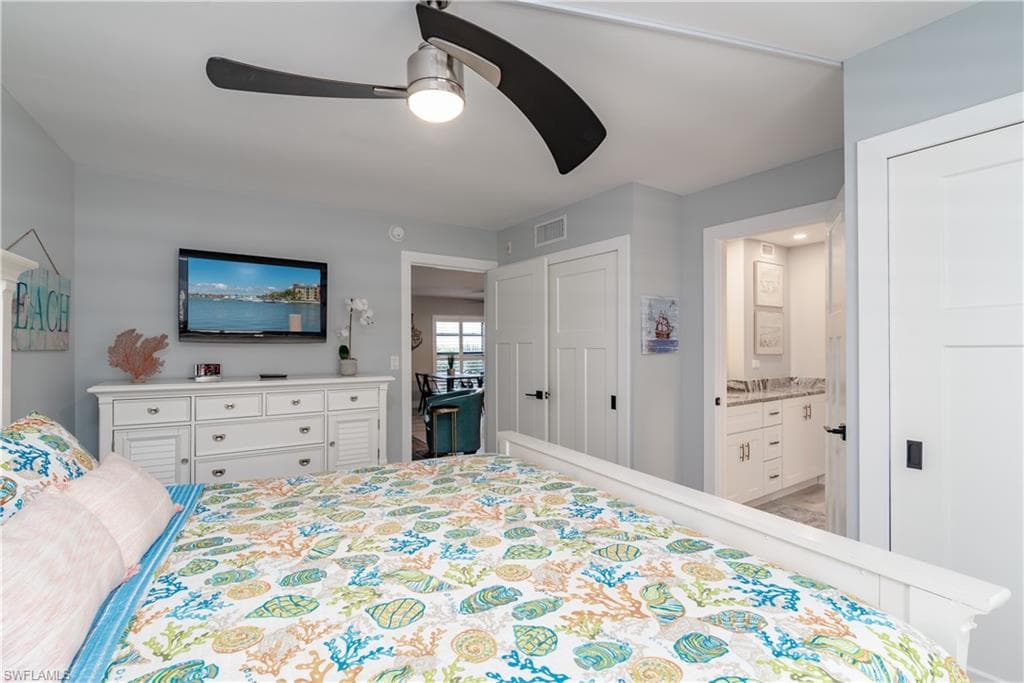 1085 Bald Eagle DR # B305, MARCO ISLAND FL 34145-10