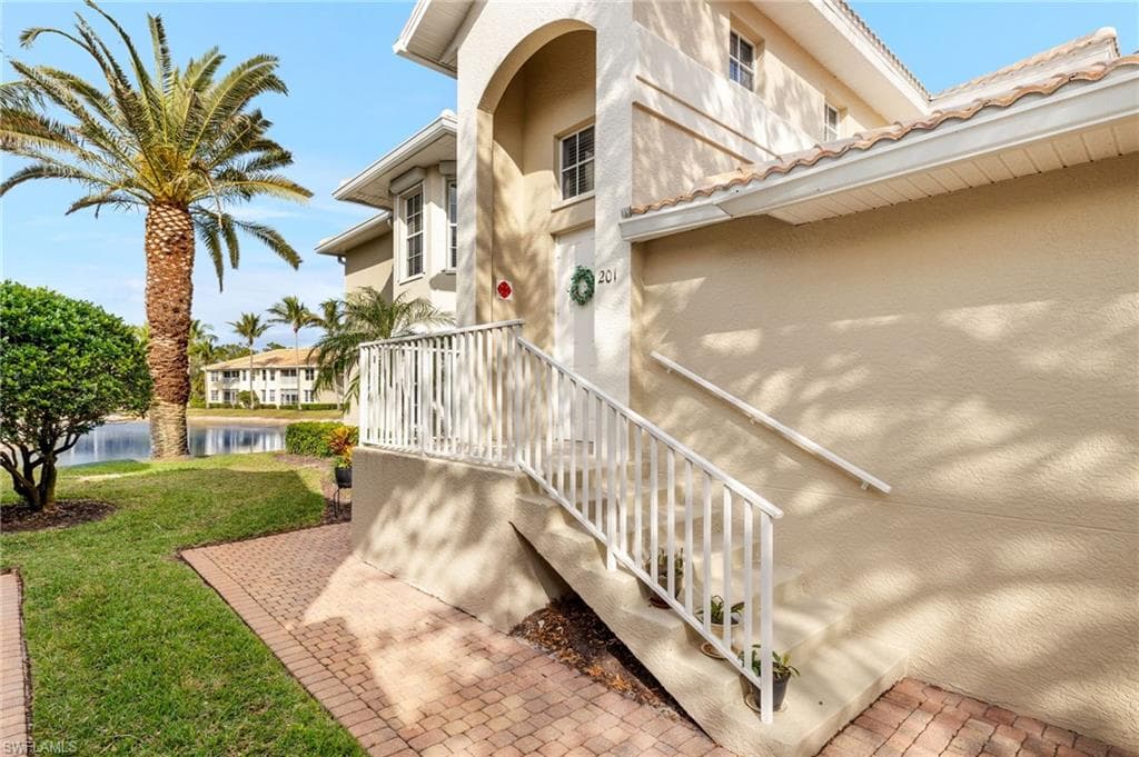 3300 Coconut Island DR # 201, ESTERO FL 33928-3