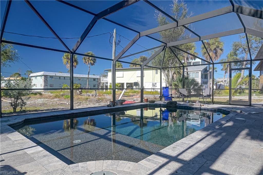 115 Eucalyptus CT, FORT MYERS BEACH FL 33931-1