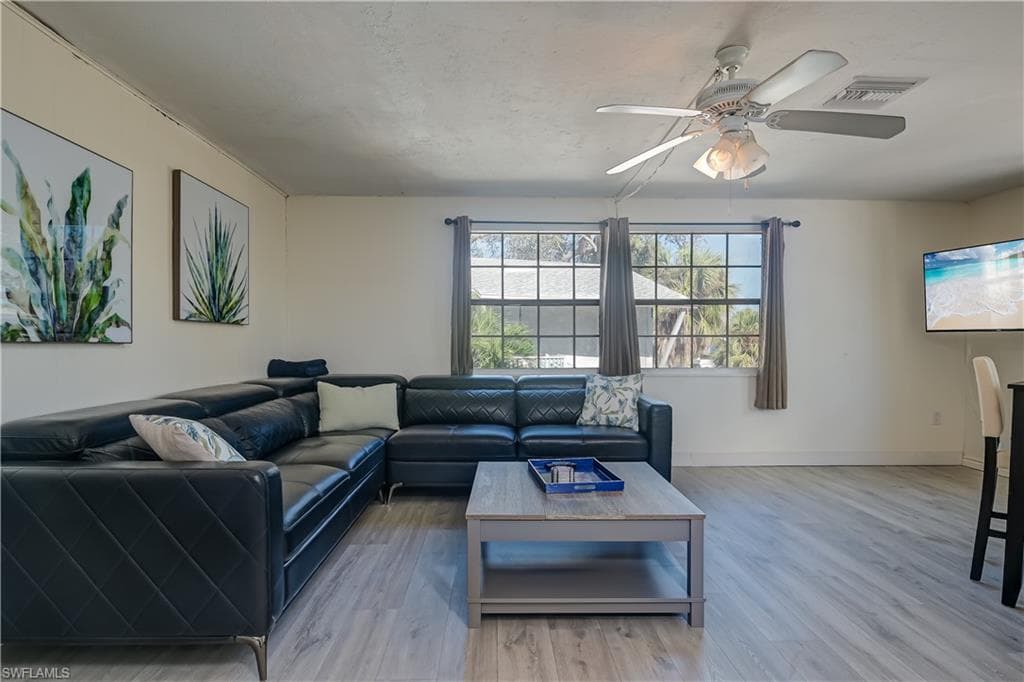 115 Eucalyptus CT, FORT MYERS BEACH FL 33931-19