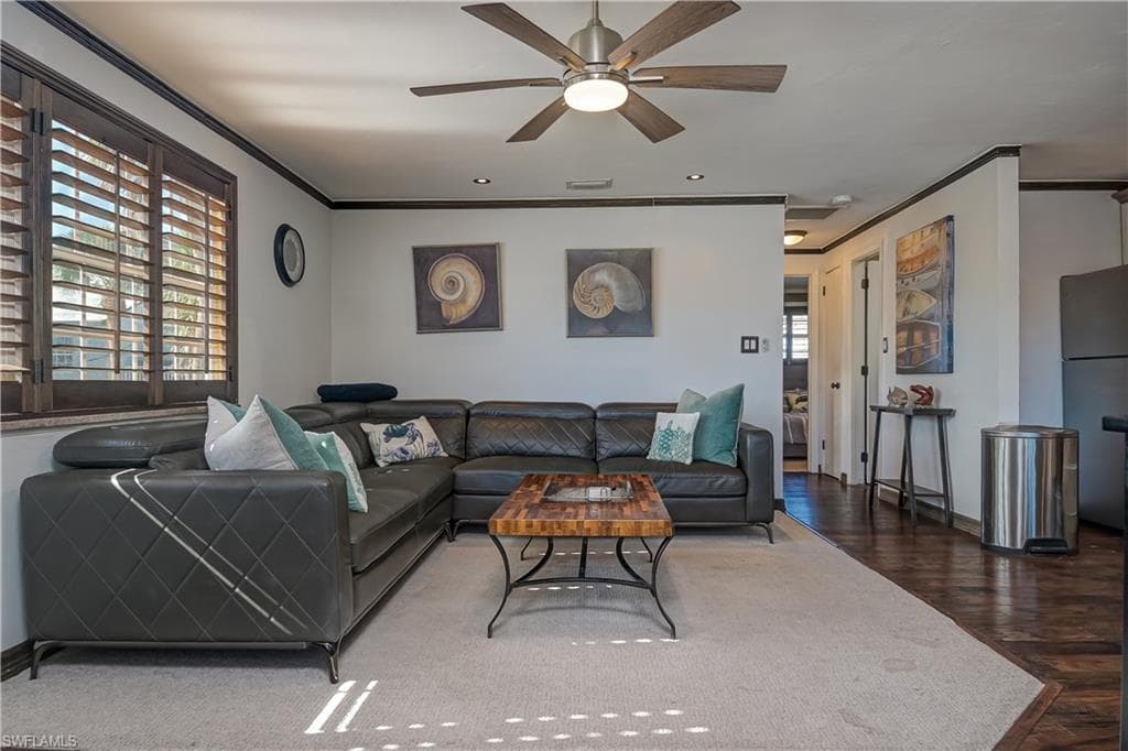 115 Eucalyptus CT, FORT MYERS BEACH FL 33931-8