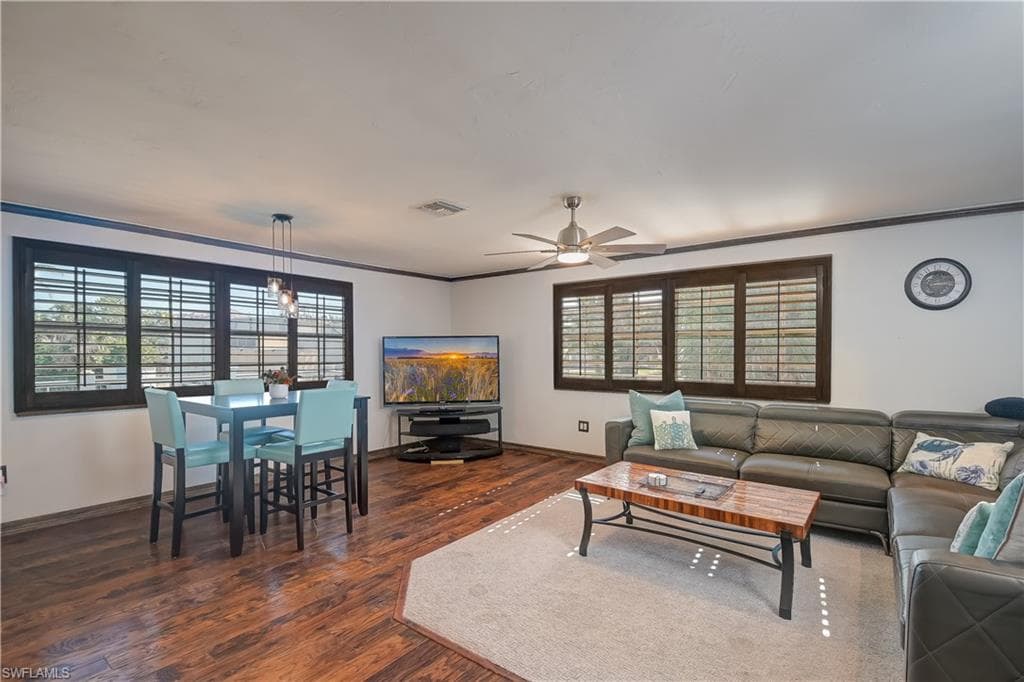 115 Eucalyptus CT, FORT MYERS BEACH FL 33931-10