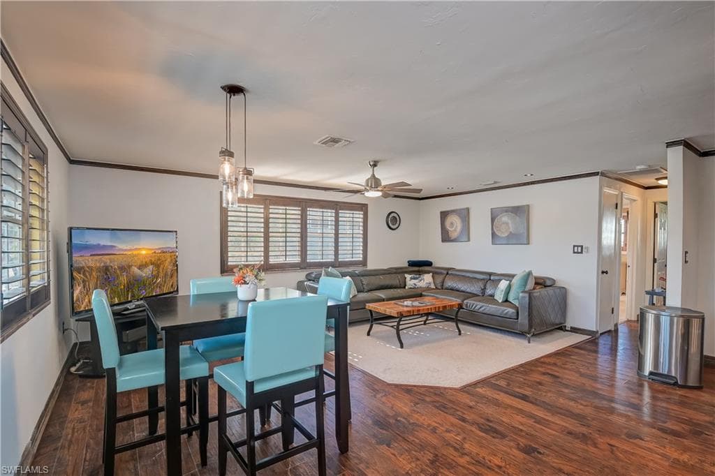 115 Eucalyptus CT, FORT MYERS BEACH FL 33931-7
