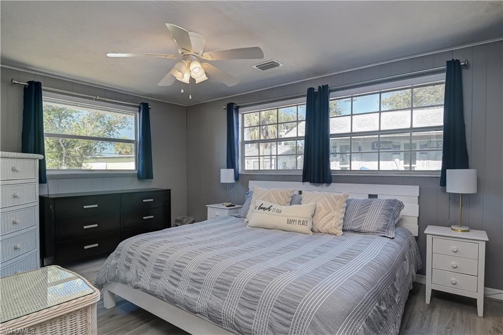 115 Eucalyptus CT, FORT MYERS BEACH FL 33931-24