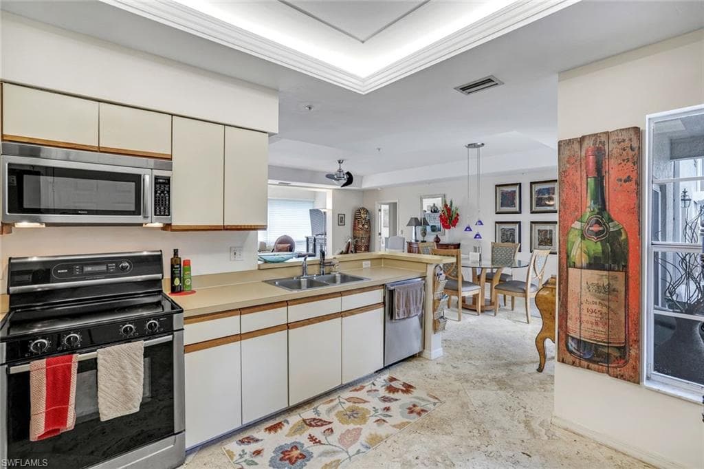 820 3rd ST S, NAPLES FL 34102-6