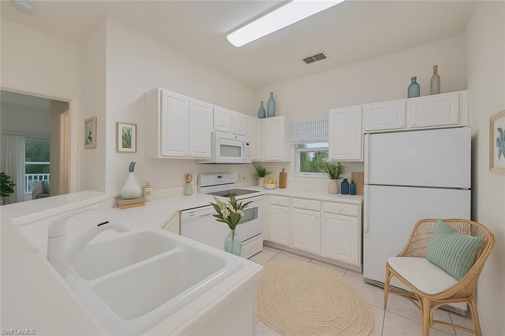 2155 Cay Lagoon DR # 424, NAPLES FL 34109-2