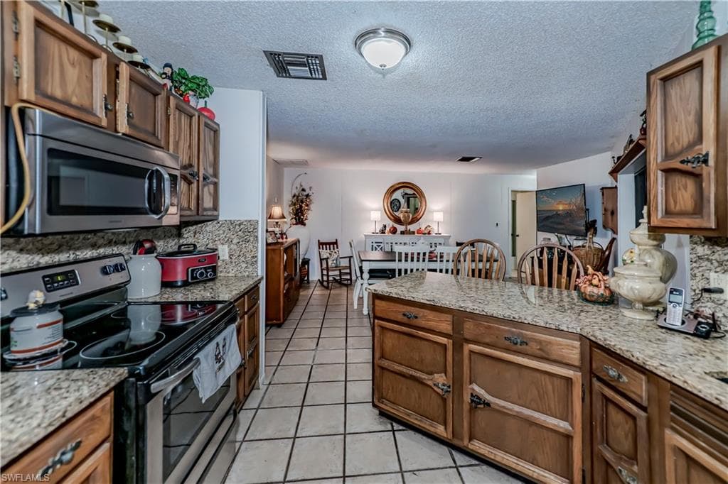 1038 Seminole CIR, MOORE HAVEN FL 33471-31