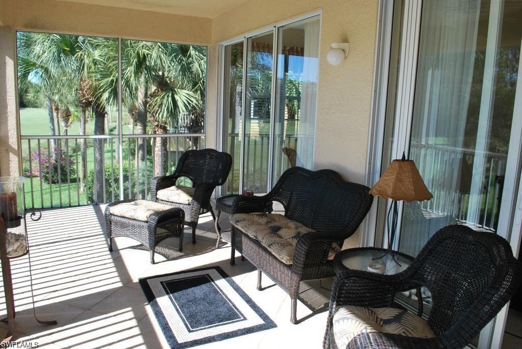 1585 Winding Oaks WAY # 203, NAPLES FL 34109-6