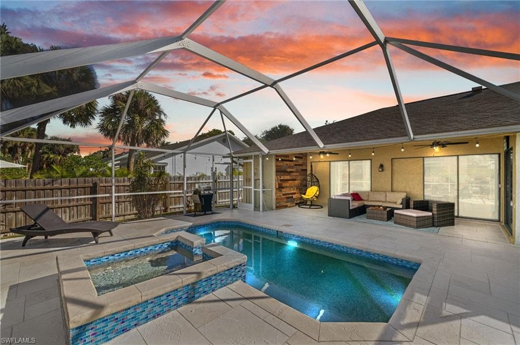 2451 River Reach DR, NAPLES FL 34104-3