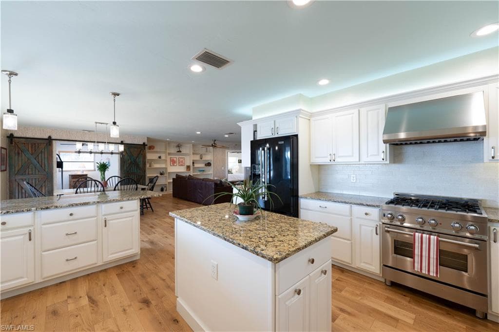 3131 Twin Lakes LN, SANIBEL FL 33957-15