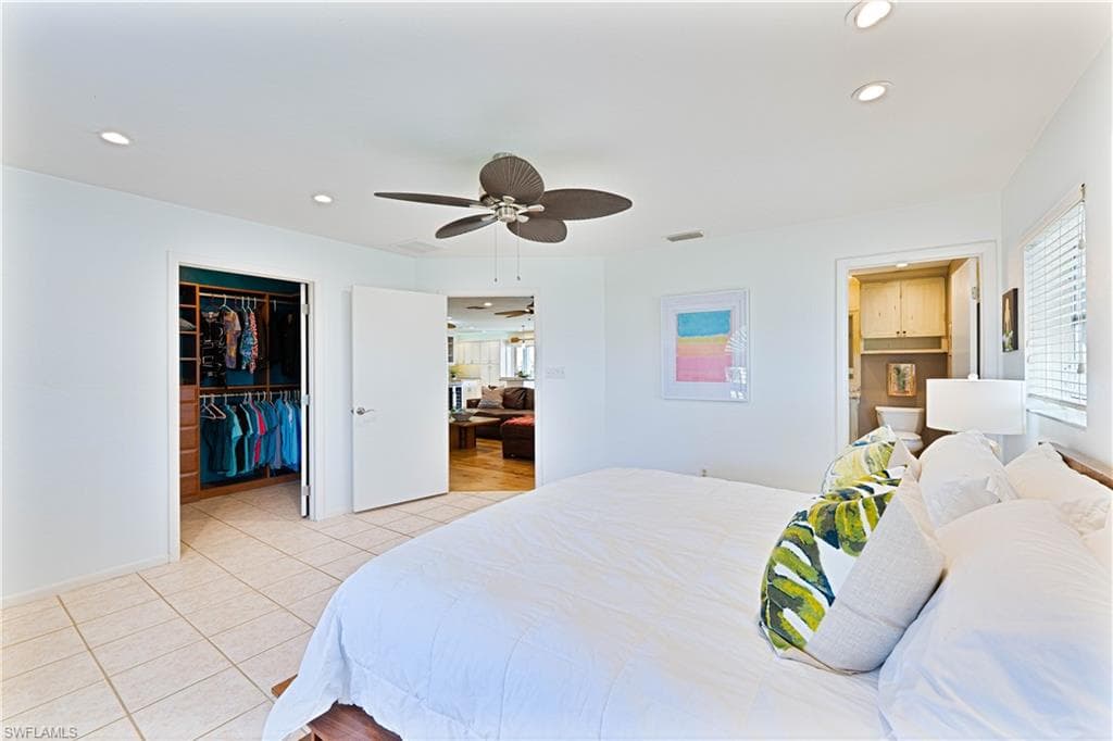 3131 Twin Lakes LN, SANIBEL FL 33957-8