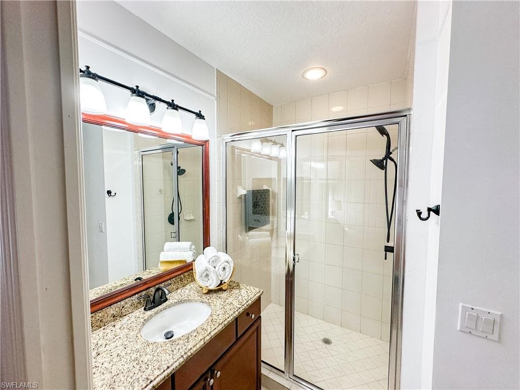 7172 Lemuria CIR # 1802, NAPLES FL 34109-26