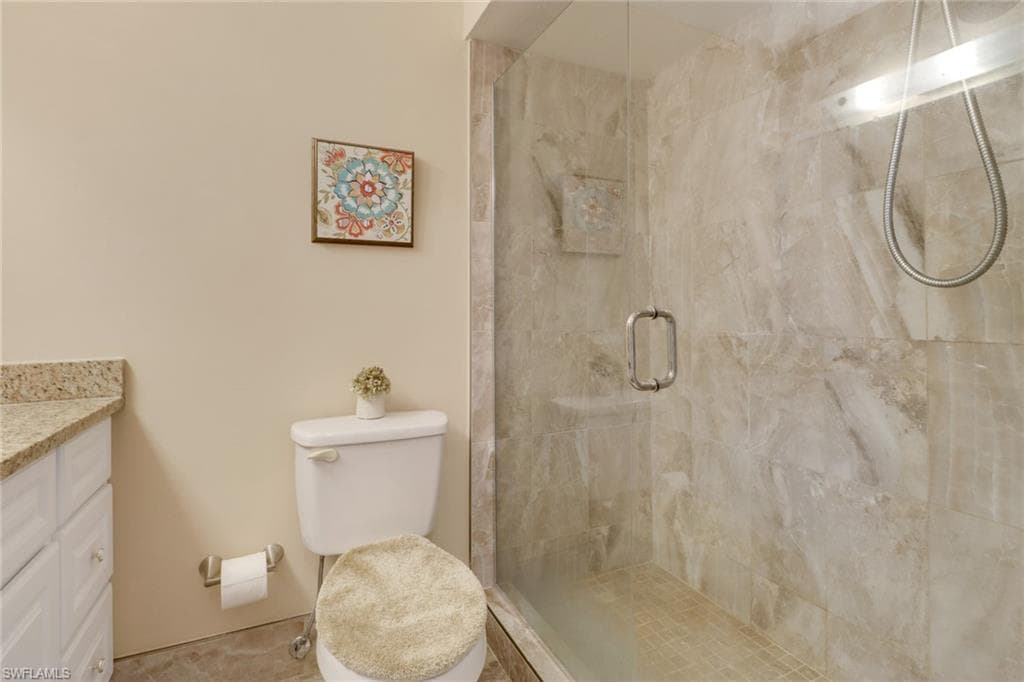 7008 Cedarhurst DR, FORT MYERS FL 33919-18