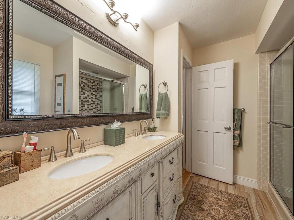 431 Forest Hills BLVD, NAPLES FL 34113-16