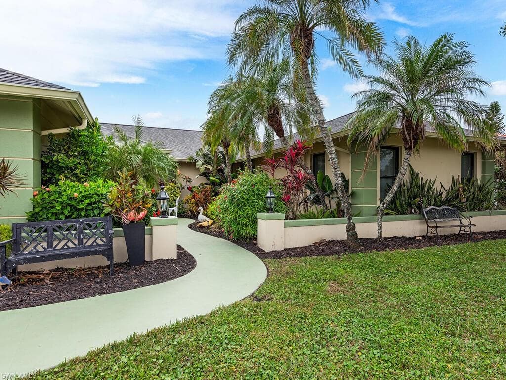 431 Forest Hills BLVD, NAPLES FL 34113-4