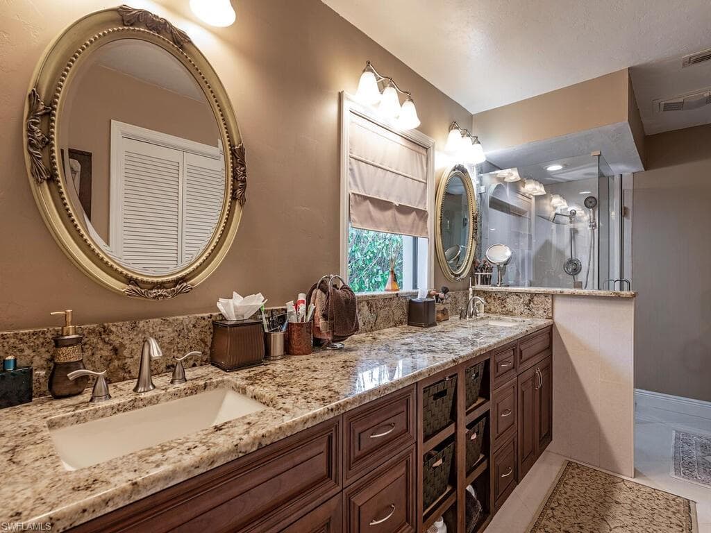 431 Forest Hills BLVD, NAPLES FL 34113-14