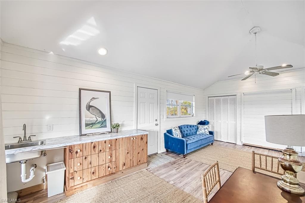 220 Palm Lake DR, SANIBEL FL 33957-31