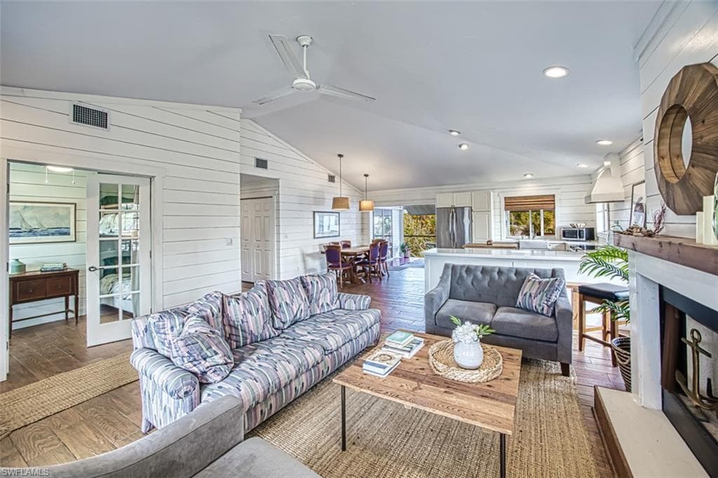 220 Palm Lake DR, SANIBEL FL 33957-8