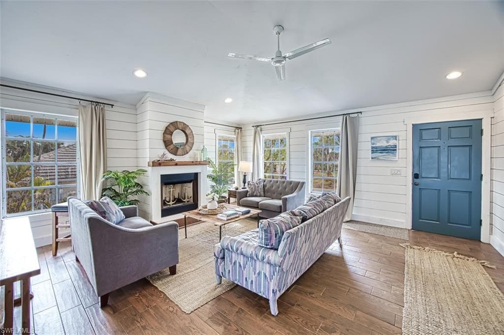 220 Palm Lake DR, SANIBEL FL 33957-10