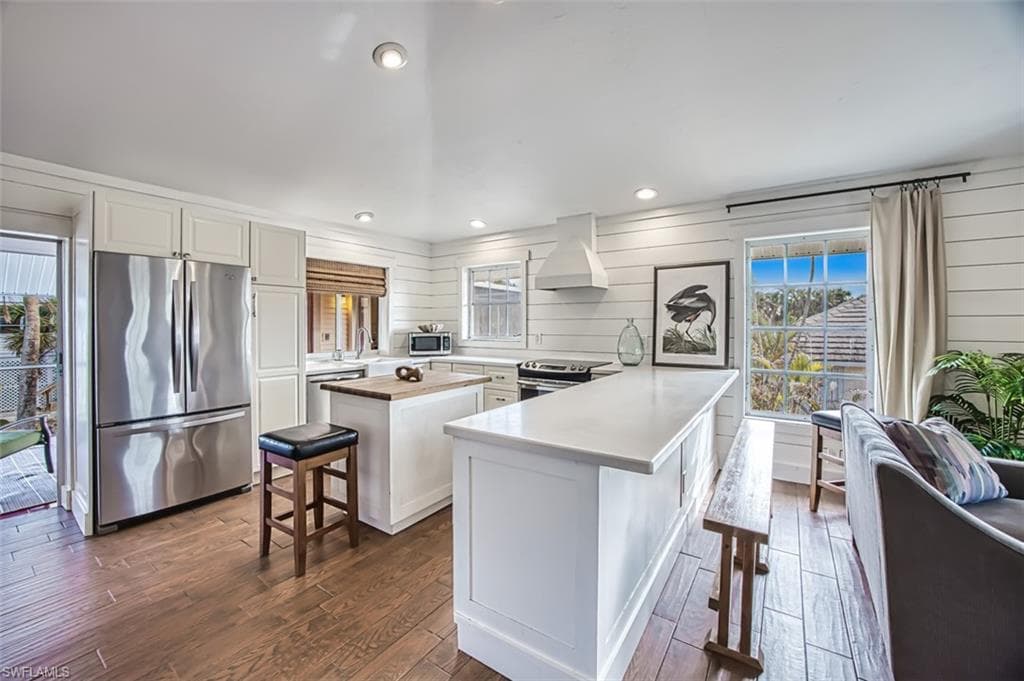 220 Palm Lake DR, SANIBEL FL 33957-3
