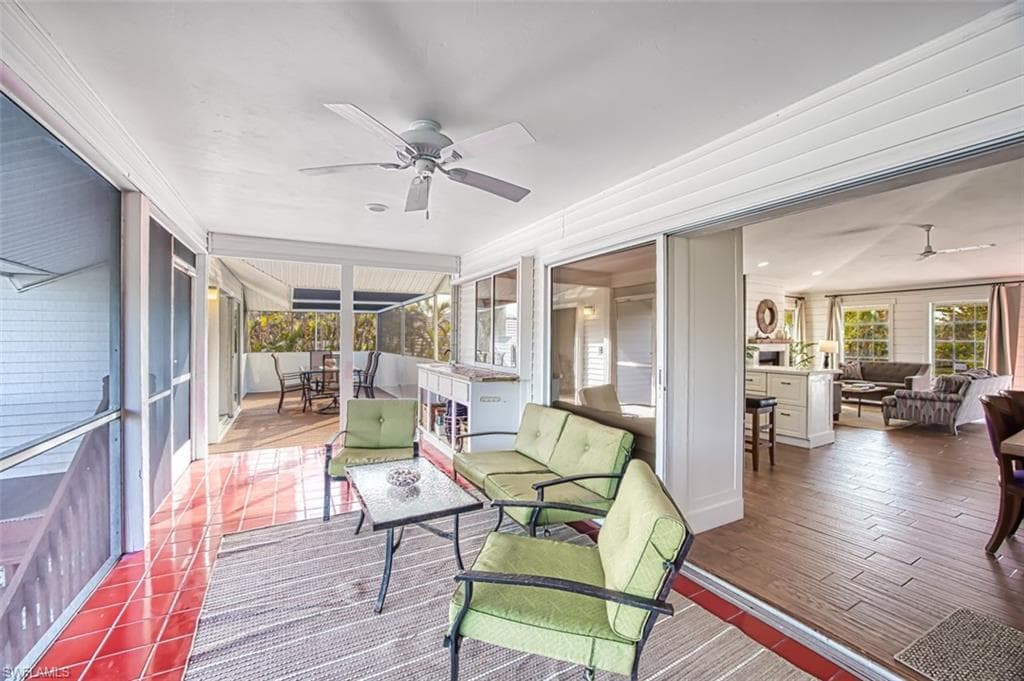 220 Palm Lake DR, SANIBEL FL 33957-24