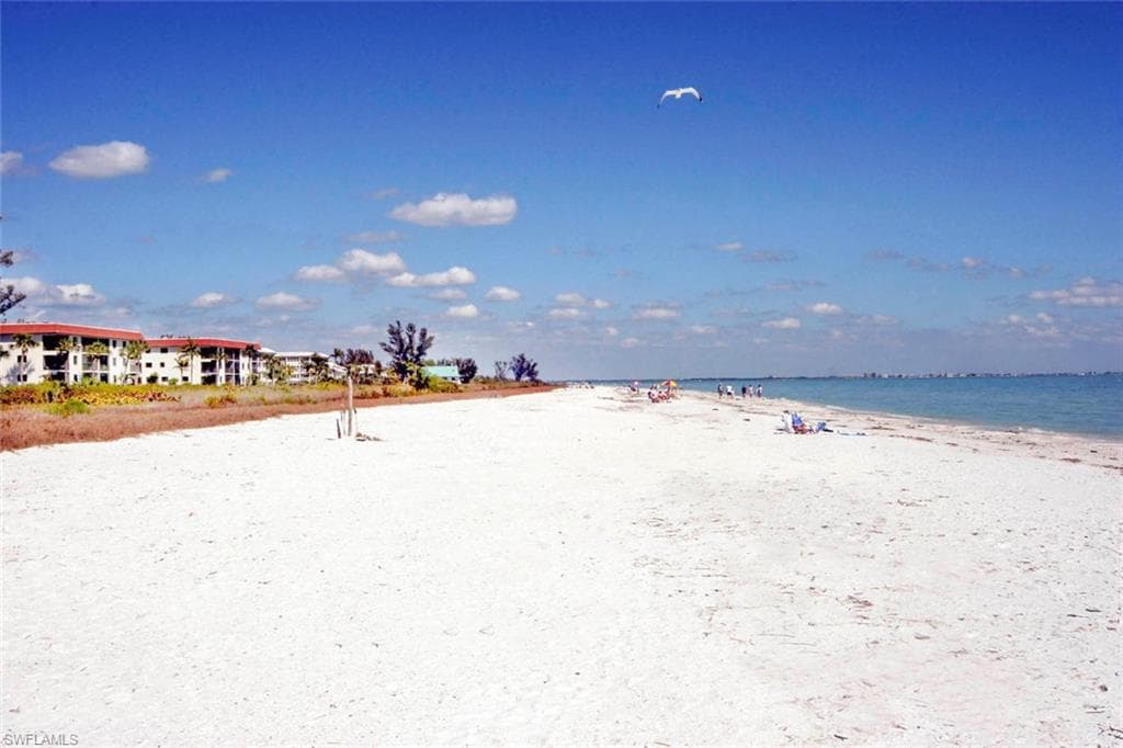 827 E Gulf DR # L1, SANIBEL FL 33957-1