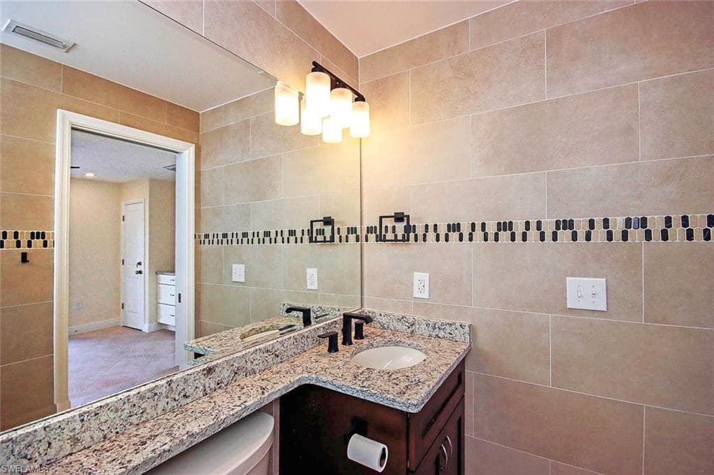 827 E Gulf DR # L1, SANIBEL FL 33957-6