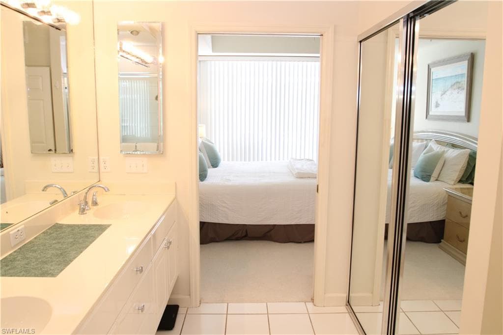 6660 Beach Resort DR # 1005, NAPLES FL 34114-5