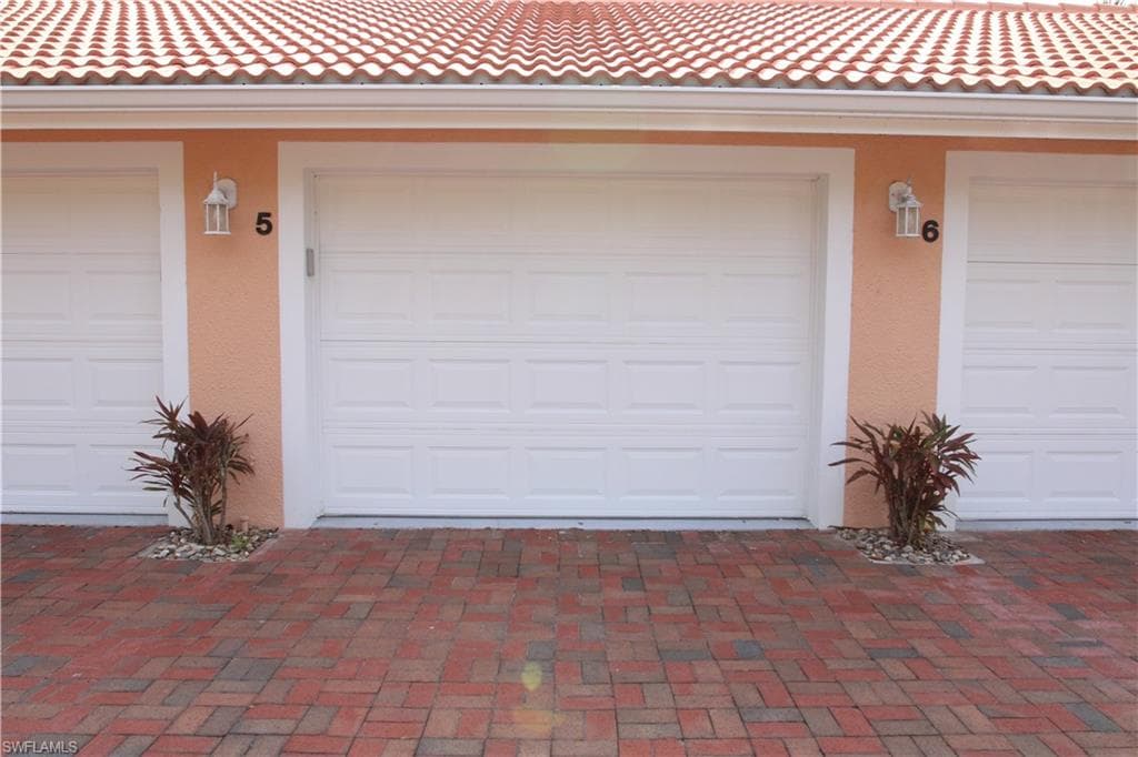 6660 Beach Resort DR # 1005, NAPLES FL 34114-37