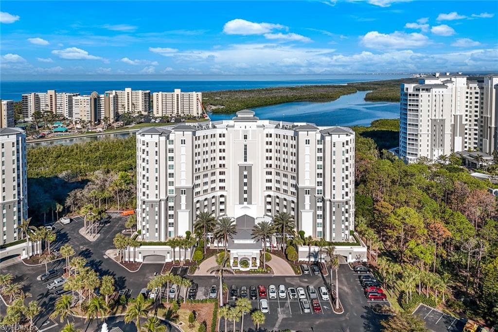 325 Dunes BLVD # 605, NAPLES FL 34110-25