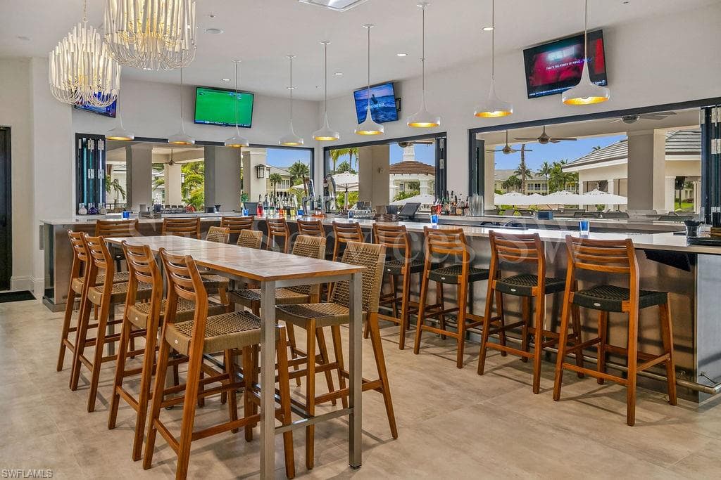325 Dunes BLVD # 605, NAPLES FL 34110-36