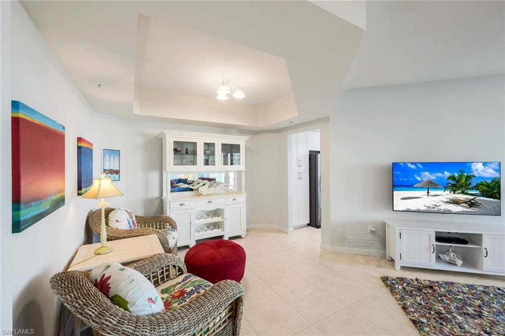 325 Dunes BLVD # 605, NAPLES FL 34110-10