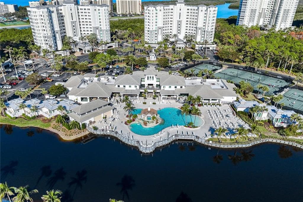 325 Dunes BLVD # 605, NAPLES FL 34110-30