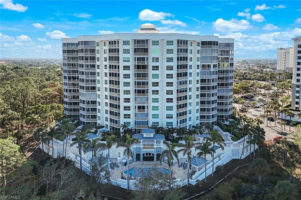 325 Dunes BLVD # 605, NAPLES FL 34110-28