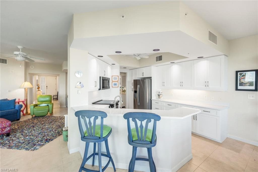 325 Dunes BLVD # 605, NAPLES FL 34110-3