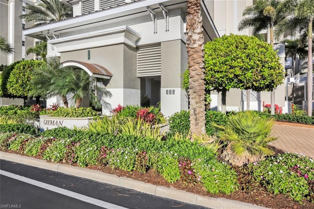 325 Dunes BLVD # 605, NAPLES FL 34110-24