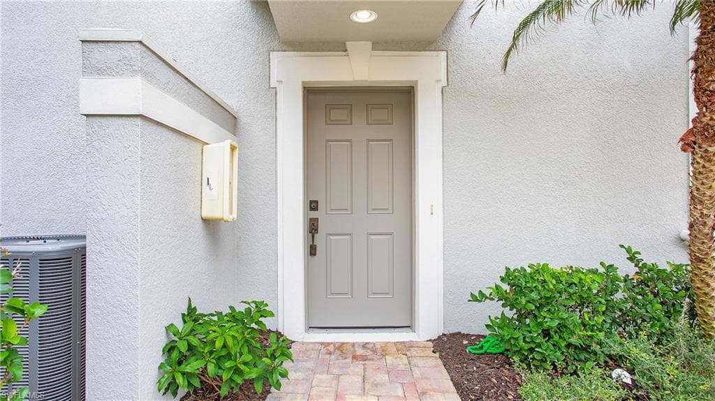 12045 Covent Garden CT # 2104, NAPLES FL 34120-23