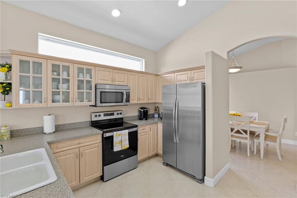 8039 Tauren CT, NAPLES FL 34119-10