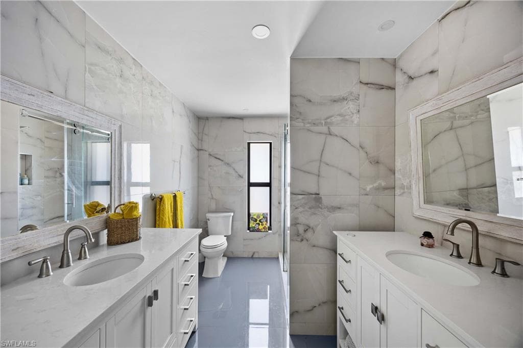 1890c Oakes BLVD, NAPLES FL 34119-13