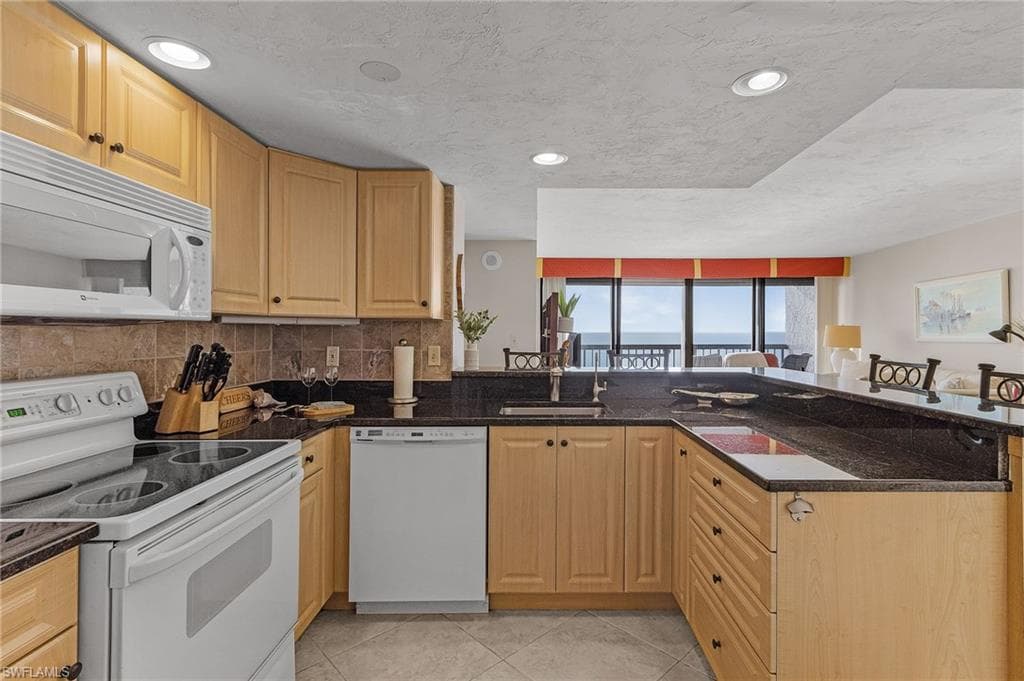 26300 Hickory BLVD # 903, BONITA SPRINGS FL 34134-5