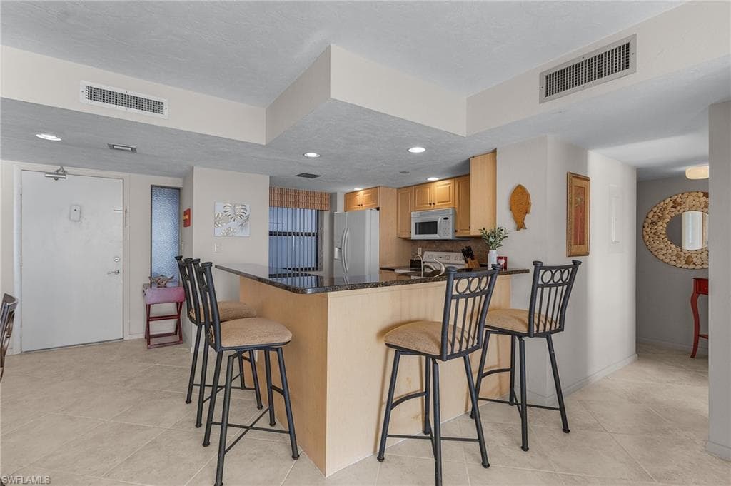 26300 Hickory BLVD # 903, BONITA SPRINGS FL 34134-6