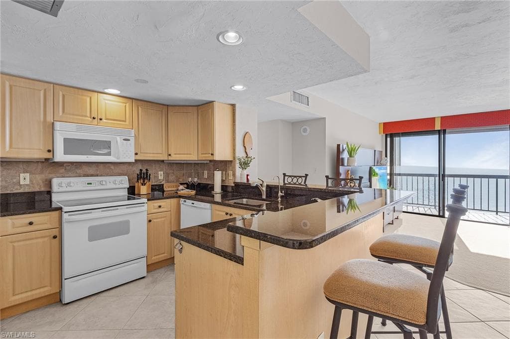26300 Hickory BLVD # 903, BONITA SPRINGS FL 34134-4